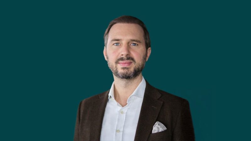 Portrait des neuen Solarwatt-Vertriebsleiters Fermin Bustamante.