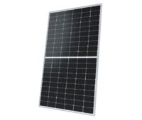 Zu sehen ist die neuen hocheffizienten Glas-Glas-Module mit Halbzellen-Technologie von Solarwatt.