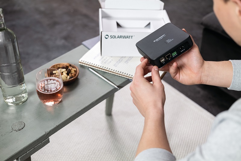 Zu sehen ist das Photovoltaik-Energiemanagementsystem Solarwatt Manager flex.