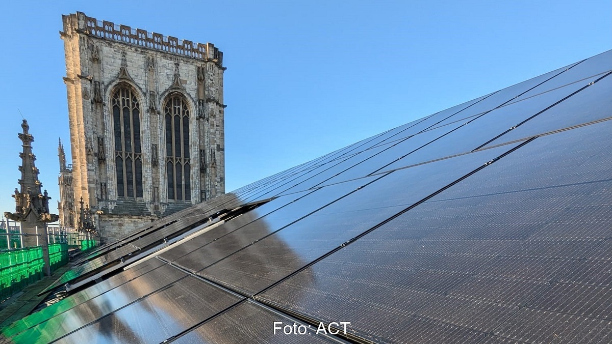 Im Bild die Photovoltaik-Anlage der Kathedrale von York.