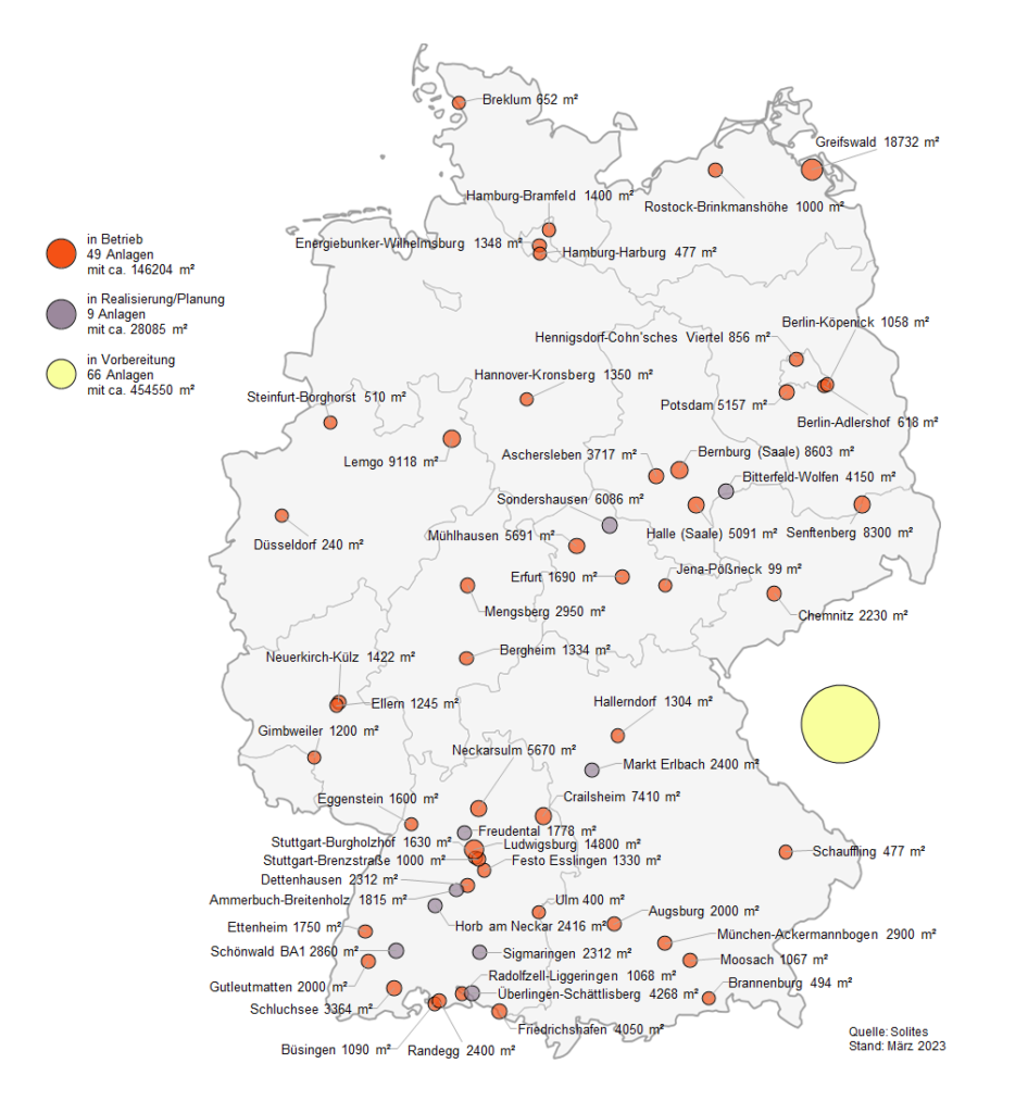 Eine Deutschlandkarte zeigt die 49 solaren Wärmenetze.