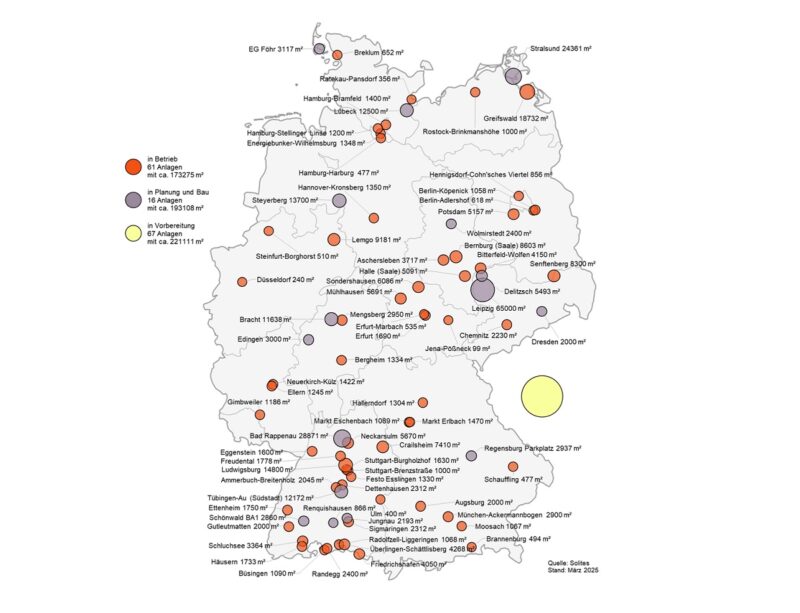 Im Bild eine Deutschlandkarte mit den Standorten der Solarthermie-Anlagen in der Fernwärme.
