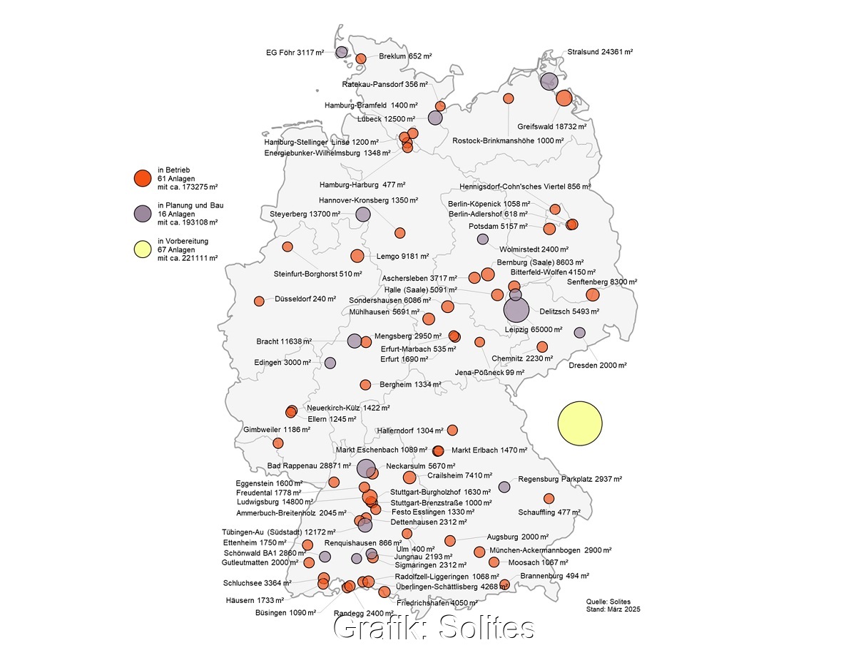 Im Bild eine Deutschlandkarte mit den Standorten der Solarthermie-Anlagen in der Fernwärme.