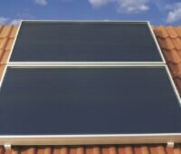Zu sehen ist der Solarkollektor SolvisCala 254 Control von Solvis.