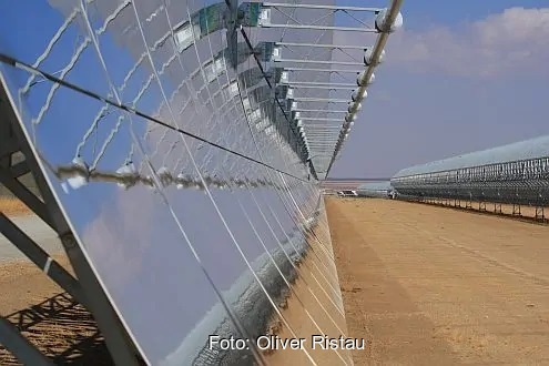 Zu sehen ist ein CSP-Solarkraftwerk in Spanien. BVES und DCSP wollen eng zusammenarbeiten.