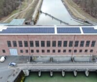 Zu sehen ist die Photovoltaik-Anlage auf dem Uppenbornwerk der Stadtwerke München.