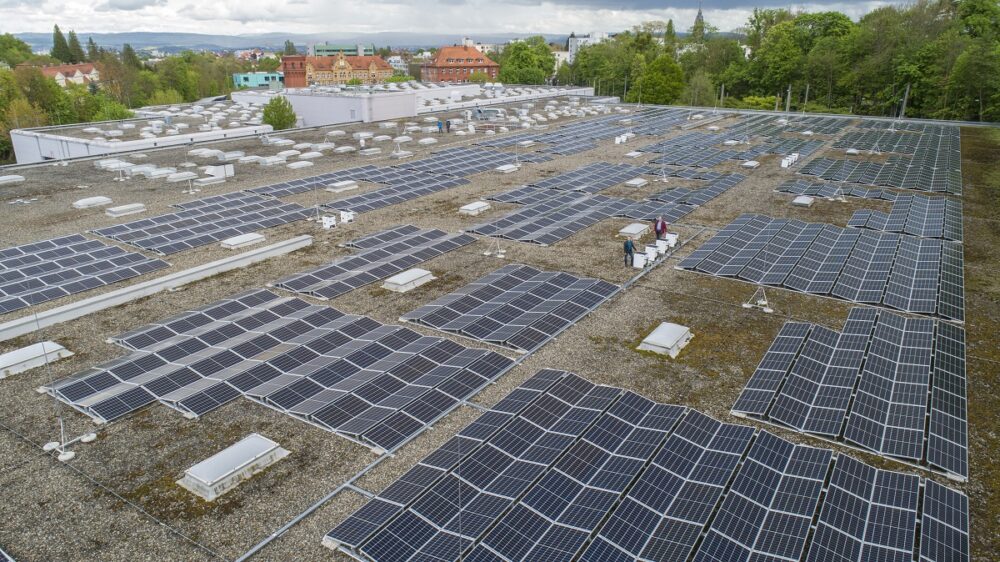 Städtische Werke AG und Enviria kooperieren bei PV - Solarserver