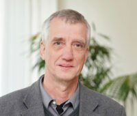 Portraitfoto von Peter Stratmann, Leiter des Referats Erneuerbare Energien bei der Bundesnetzagentur.