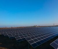 Zu sehen ist ein Sunfarming-Solarpark in Polen. Die ING Bank finanziert weitere Photovoltaik-Projekte des Unternehmens in Polen.