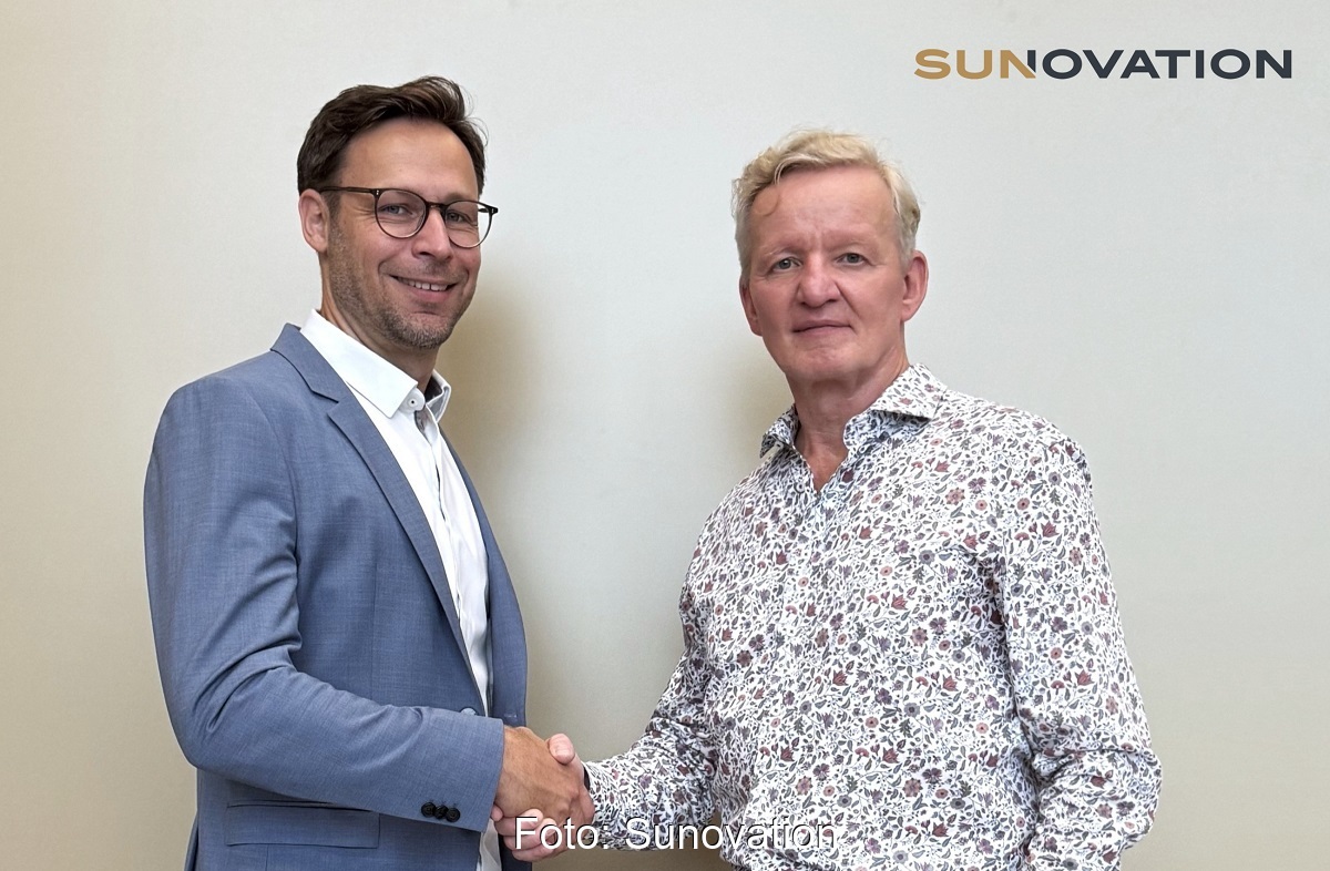 Der langjährige Geschäftsführer von Sunovation Heribert Ley mit seinem Nachfolger Sebastian Clausmeier.
