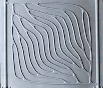 Ein von Kanälen durchzogenen Fassaden-Bauelement, das Solarenergie nutzt.