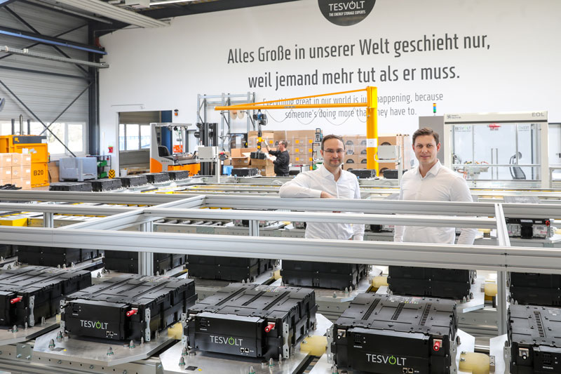 Tesvort Gründer in der neuen Gigafactory