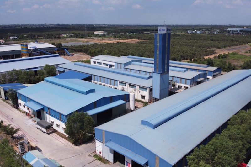 Luftbild der Fabrikanlage eines Fahrstuhlherstellers in Vietnam.