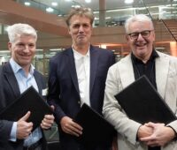 Im Bild Egmont Fröhlich und Herbert Muders die Trianel Energieprojekte Austria leiten und Trianel-Geschäftsführer Sven Becker.