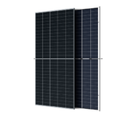 Zu sehen sind die neuen210-mm-Module von Trina Solar.
