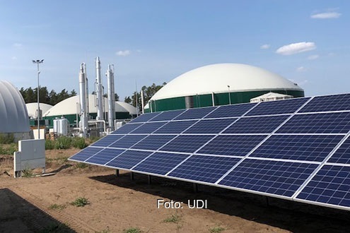 ZU sehen ist eine Biogasanlage mit PV-Anlage. Ob sich Biogas durch Methanisierung aufwerten lässt, soll erforscht werden.