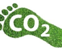 Im Bild ein CO2-Fußabdruck als Symbol für das CO₂-Budget von Deutschland.