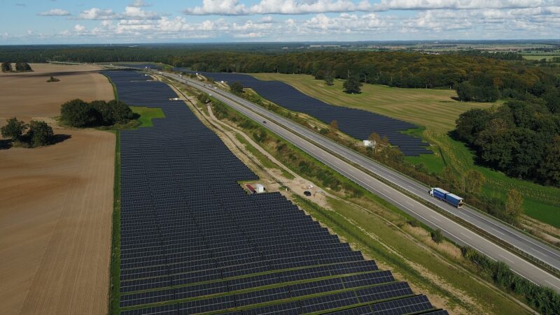 Im Bild ein Photovoltaik-Solarpark von Vattenfall.