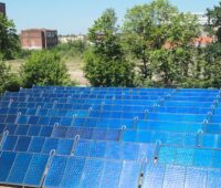 Zu sehen ist eines der Solarthermie-Großprojekte, die Arcon-Sunmark in Deutschland realisiert hat.