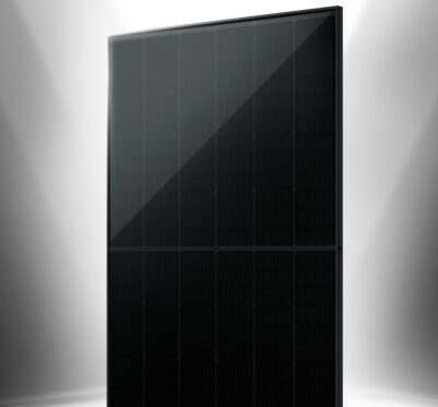 Schwarzes Solarmodul Vertex S+ 450W von Trina.