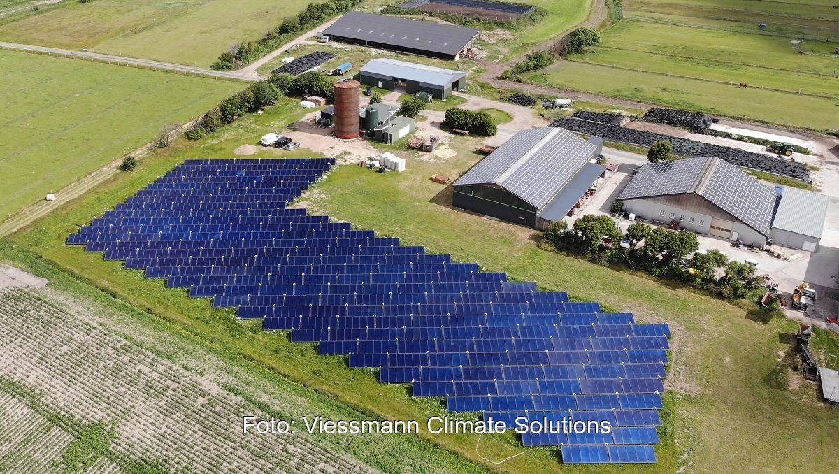 Luftaufnahme von der Solarthermie-Großanlage auf der Insel Föhr.