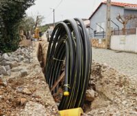Ein Kunststoffleitungssystem auf einer Rolle zur Versorgung eines Quartiers mit einem Wärmemedium.