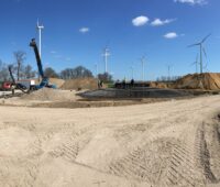 ZU sehen sind die Fundamente für die neuen Windenergie-Anlagen der Berliner Stadtwerke.
