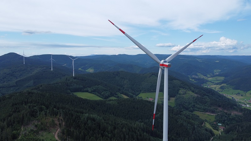 Zu sehen ist der Windpark Hohenlochen der Badenova.