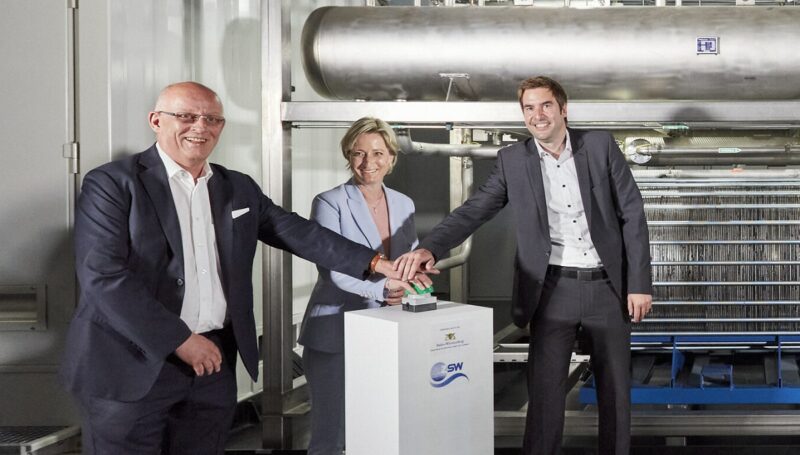 Baden-Württemberg Wirtschaftsministerins Hoffmeister-Kraut hat den Elektrolyseur „Made in Baden-Württemberg“ eingeweiht.