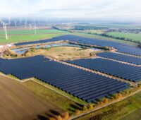 PV-Großkraftwerk aus der Luft.