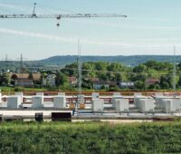 Eine Großspeicher-Baustelle, Lion Smart und Leapenergy geben Leistungsgarantien für Batteriespeicher.