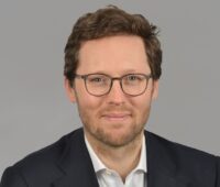 Zu sehen ist Schleswig-Holsteins Umweltminister Jan Philipp Albrecht, der das Klimaschutz-Förderprogramm in Schleswig-Holstein gestartet hat.