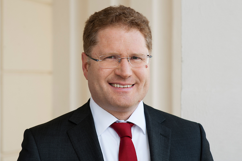 portrait von Patrick Graichen, Leiter der Agora Energiewende und bald Staatssekretär