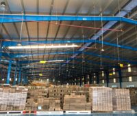 ZU sehen ist die halle des Verpackungsunternehmens, für das ecoligo das Photovoltaik-Crowdinvesting in Vietnam durchführt.