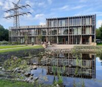 Zu sehen ist der Emsys-Firmensitz in Oldenburg, wo auch die neu gegründete Emsys VPP GmbH ihren Platz findet.