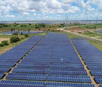 Zu sehen ist der Solarpark Kurnool in Indien, für den energy & meteo systems Ertragsprognosen erstellt.