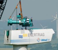 Zu sehen ist eine Windkraftanlage. Windstromüberschüsse werden in nechlin jetzt im Windwärmespeicher genutzt.