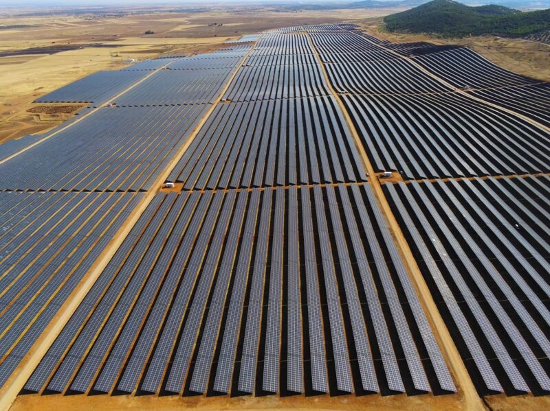 Zu sehen ist der Photovoltaik-Solarpark Bienvenida.