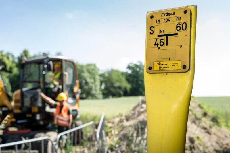 Im Bild Bauarbeiten der Mitnetz Gas, für die Biogaseinspeiseanlage in Ballenstedt war eine Netzanschlussleitung von rund 330 Metern Länge erforderlich.