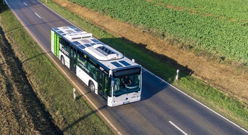 Das Münchner Solar Mobility Unternehmen Sono Motors und die Pepper Motion GmbH wollen einen E-Bus mit Solartechnologie auf die Straße bringen.