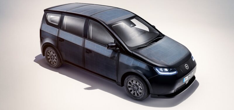 Sono Motors will im kommenden Jahr mit der Produktion des Solar-Elektroautos Sion beginnen. Bisher sind schon über 20.000 Kundenreservierungen eingegangen.